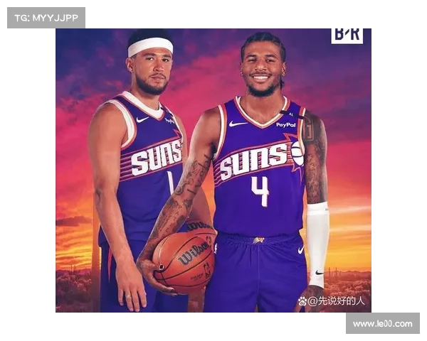 布克如何通过个人经验引导年轻球员成长助力球队未来发展